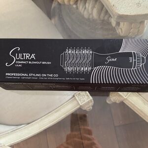 Compact Blowout Brush - Black